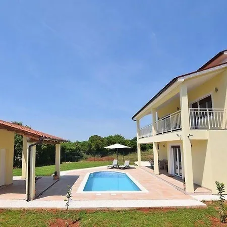 Сasa de vacaciones Modernes In Mit Privatem Pool *