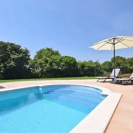 Сasa de vacaciones Modernes In Mit Privatem Pool *